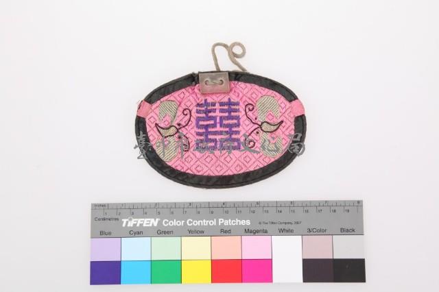 粉紅地納紗繡雙喜蝴蝶紋橢圓形荷包藏品圖，第1張