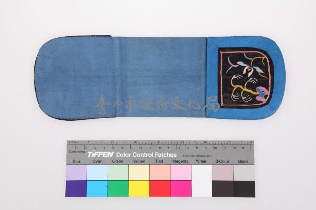 緞地彩繡松蝶花卉紋褡褳荷包藏品圖，第1張