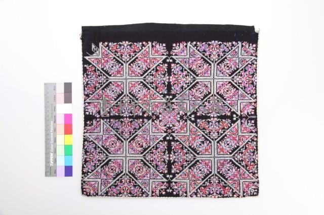 貴州貴陽挑花揹帶蓋帕片藏品圖，第1張