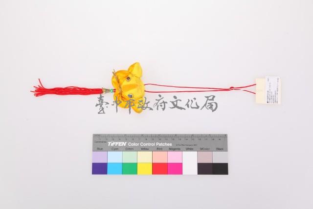 金黃緞布虎頭香包藏品圖，第1張