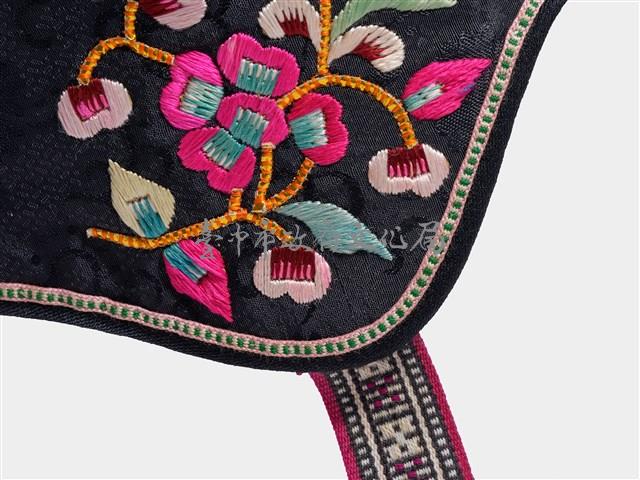 黑底繡花狀元帽藏品圖，第11張