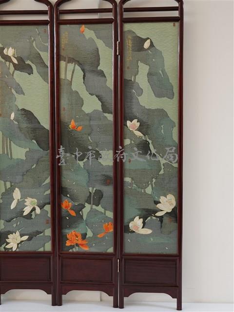 織繡荷花與草書〈臨江仙〉雙面立屏藏品圖，第11張