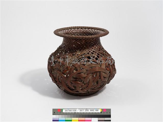 竹籐斜紋編蝶繞折沿圓形花器藏品圖，第3張