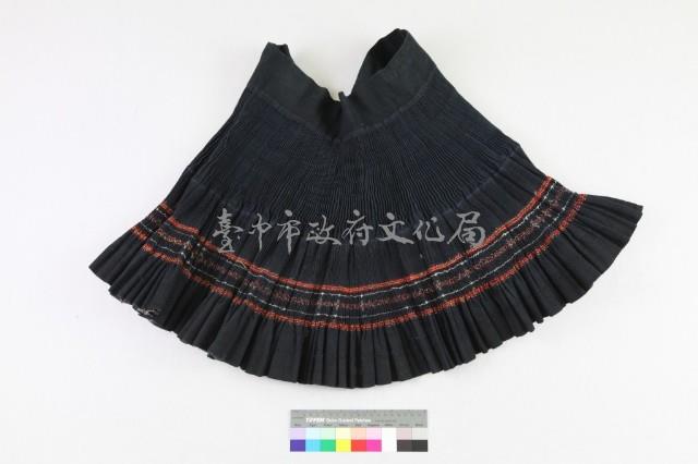 貴州黃平亻革家古老麻布繡花百褶裙藏品圖，第2張