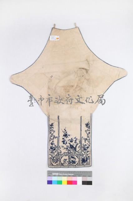 白棉地藍線繡花鳥拐子龍紋肚兜藏品圖，第2張