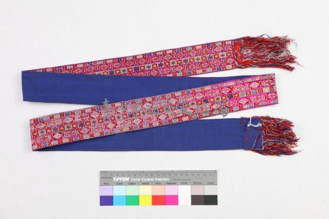 彩織女盛裝花腰帶 藏品圖，第2張