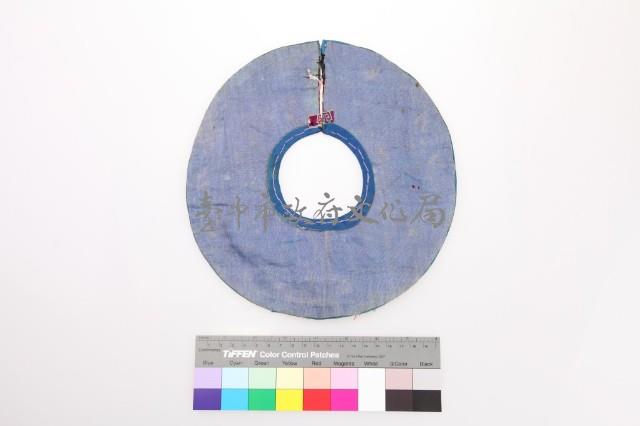 藍緞地綠虎圍涎藏品圖，第2張