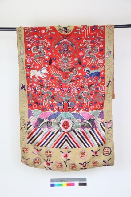 紅地蟠龍紋道教絳衣藏品圖，第2張