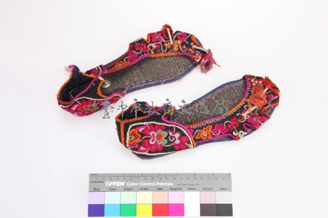 雲南石屏彝族繡花男用涼鞋 藏品圖，第2張