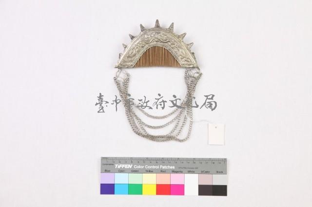 貴州丹寨苗族女盛裝-銀梳髮飾藏品圖，第2張