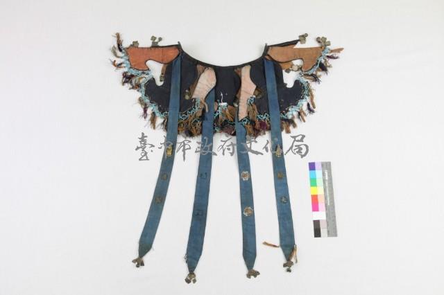 彩繡花卉紋幼童雲肩藏品圖，第2張
