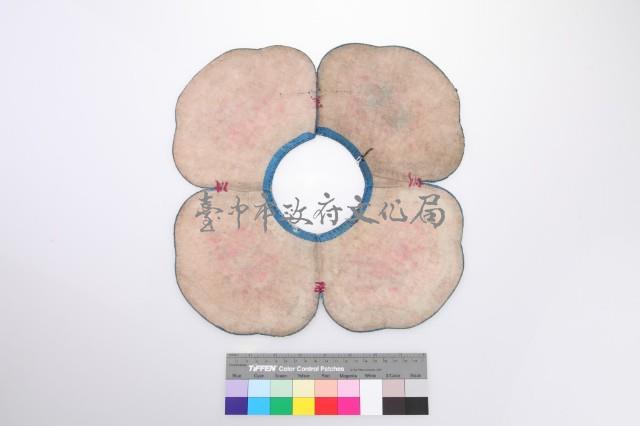 藍綠地四葉戲曲人物圍雲肩藏品圖，第2張