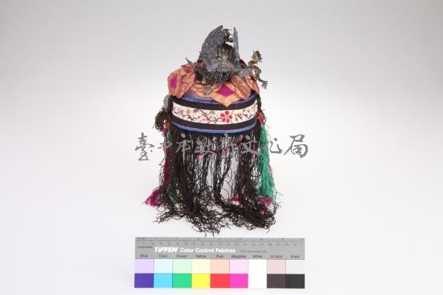 黑緞地盤金繡獅頭龍紋銀飾太子冠藏品圖，第2張