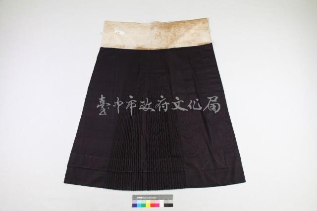 黑綢地貼飾如意紋馬面百褶裙-1藏品圖，第2張