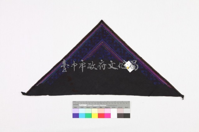 貴州貞豐苗族女盛裝-三角頭巾藏品圖，第2張