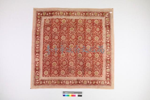印度紅地團花紋方巾藏品圖，第9張