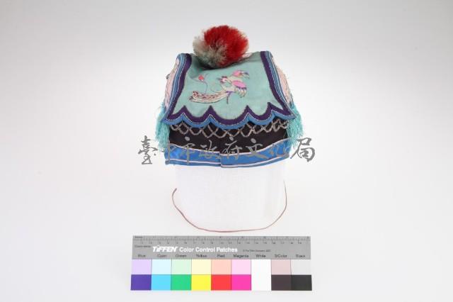 淺藍緞地彩繡花鳥紋八仙狀元童帽藏品圖，第2張