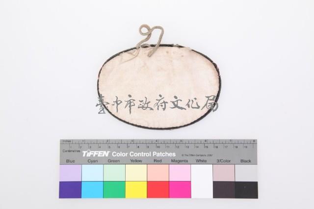 粉紅地納紗繡雙喜蝴蝶紋橢圓形荷包藏品圖，第2張