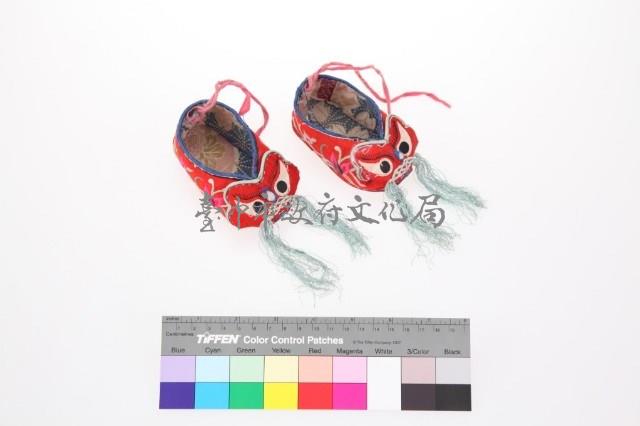 紅緞地彩繡花卉紋虎頭童鞋-2藏品圖，第2張