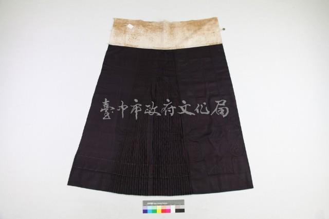 黑綢地貼飾如意紋馬面百褶裙-2藏品圖，第2張