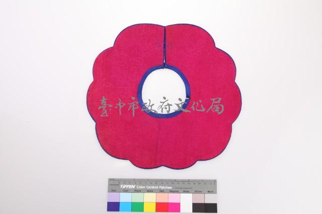 淺綠地雙色緄邊虎紋圍涎藏品圖，第2張