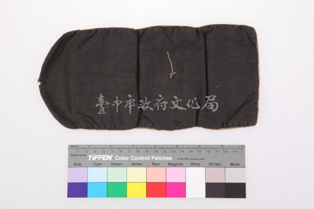 緞地彩繡花卉紋褡褳荷包藏品圖，第2張