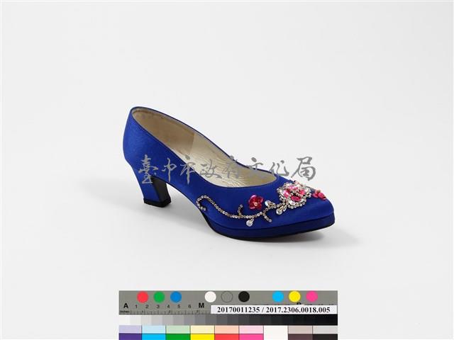 2000千禧年旗袍文化公益親善大使繡花跟鞋（右腳）藏品圖，第7張