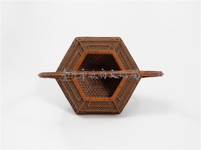 竹籐銅錢勾紋六角形掛花籃藏品圖，第7張