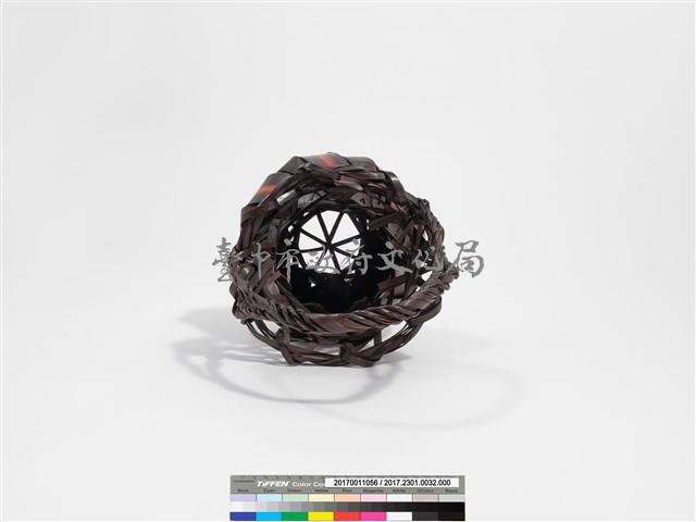 竹編八片斜紋圓形掛花籃 藏品圖，第7張