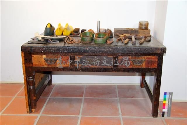 桌子藏品圖，第1張