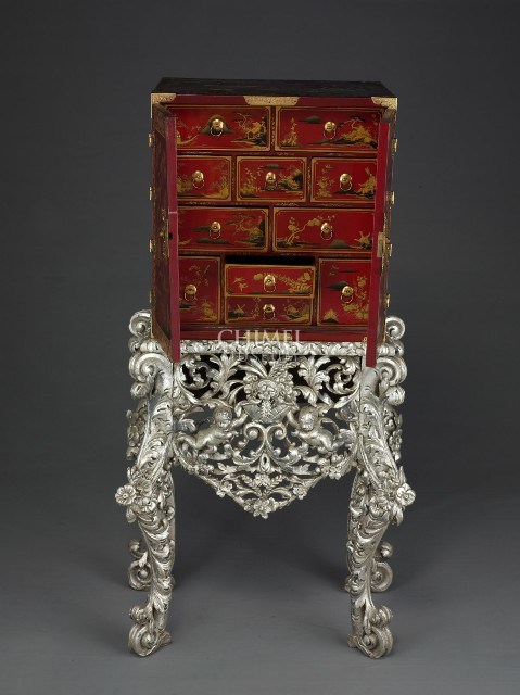 A Charles II Period Red and Gilded-Japanned Cabinet on a Silvered Stand Collection Image, Figure 6, Total 8 Figures