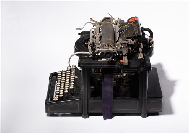 Remington Standard No.9 Typewriter Collection Image, Figure 3, Total 14 Figures