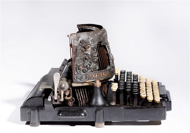 哥倫比亞鎖臂式4號打字機藏品圖，第9張