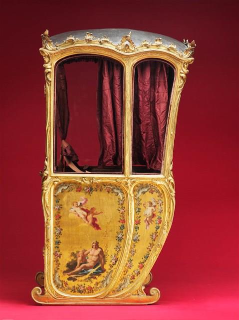 An Italian Neapolitan Ormolu-mounted,Vernis Martin and Gilded Wood Sedan Chair Collection Image, Figure 7, Total 26 Figures