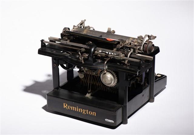 Remington Standard No.9 Typewriter Collection Image, Figure 6, Total 14 Figures
