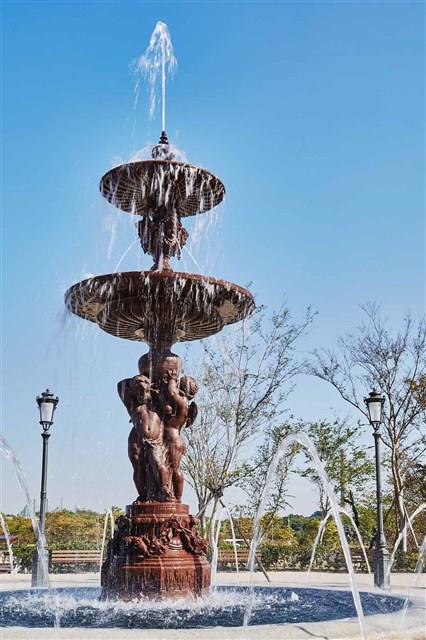 Cherub Fountain Collection Image, Figure 2, Total 6 Figures