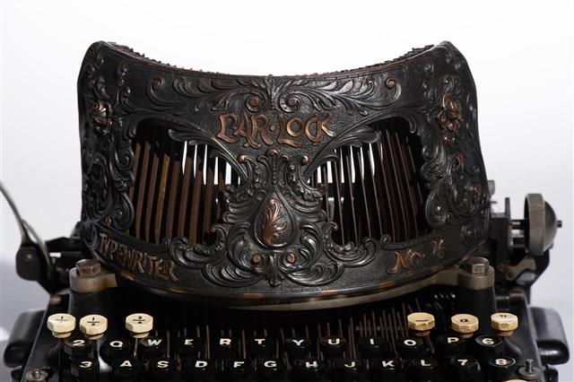 哥倫比亞鎖臂式4號打字機藏品圖，第11張