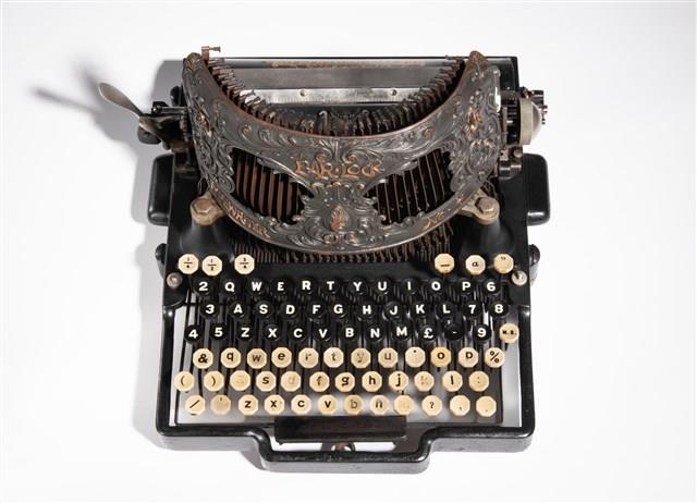 哥倫比亞鎖臂式4號打字機藏品圖，第1張