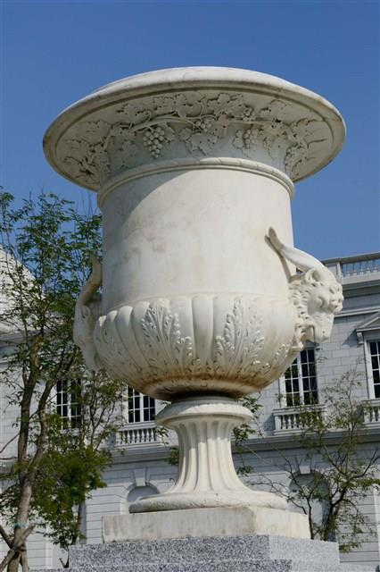 A Pair of Large Carved White Marble Urns Collection Image, Figure 2, Total 5 Figures