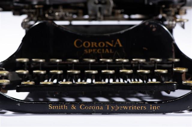 Smith & Corona Special Typewriter Collection Image, Figure 12, Total 16 Figures