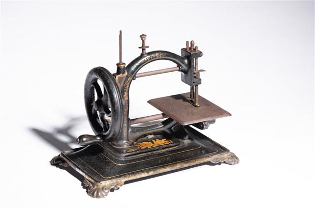 Guhl & Harbeck Sewing Machine Collection Image, Figure 8, Total 12 Figures