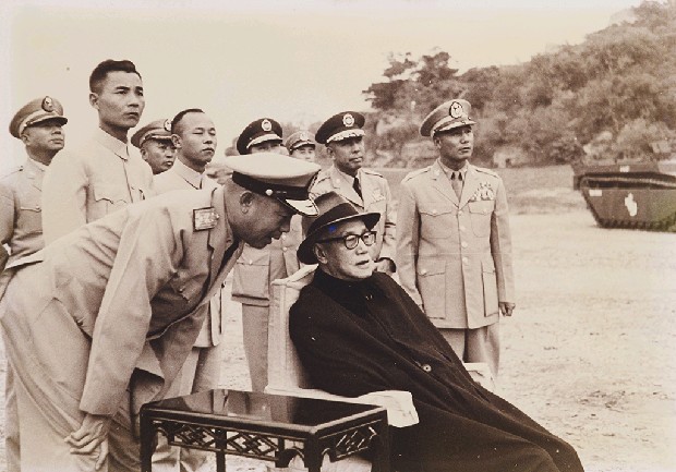 蔣中正總統檢閱陸軍影像