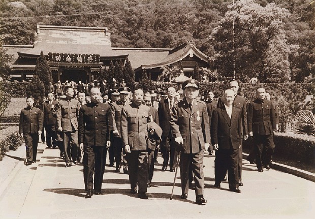 1957年3月29日蔣中正總統春祭國殤的圖片