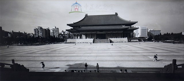 遠觀近看遊中正(兩廳院與廣場)藏品圖，第1張