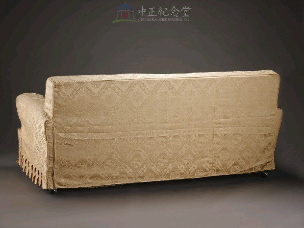 蔣中正總統辦公室三人沙發藏品圖，第2張