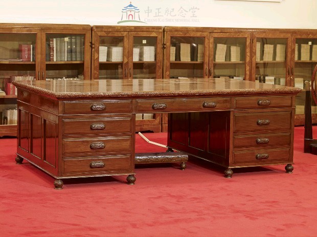 大型辦公桌藏品圖，第4張