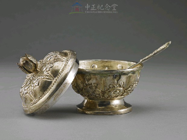 銀茶具(大湯匙、糖罐)藏品圖，第4張