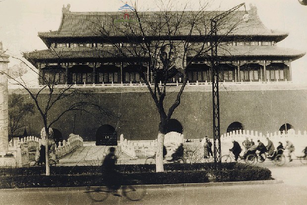 紫禁城蔣中正像(民34年攝影)藏品圖，第1張