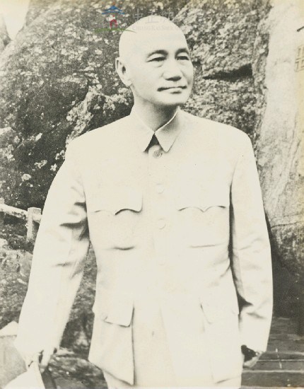 蔣中正總統中山裝留影藏品圖，第1張