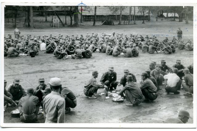 早期軍旅生活19：雲南人民反共志願軍隊員用餐藏品圖，第1張